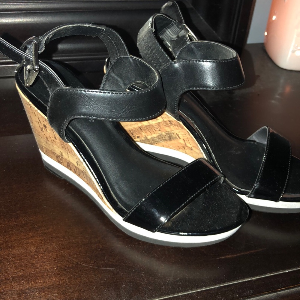 Metaphor Cork Black and White Wedges